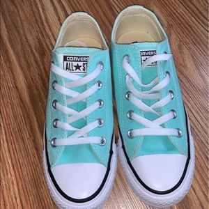 Converse size 6